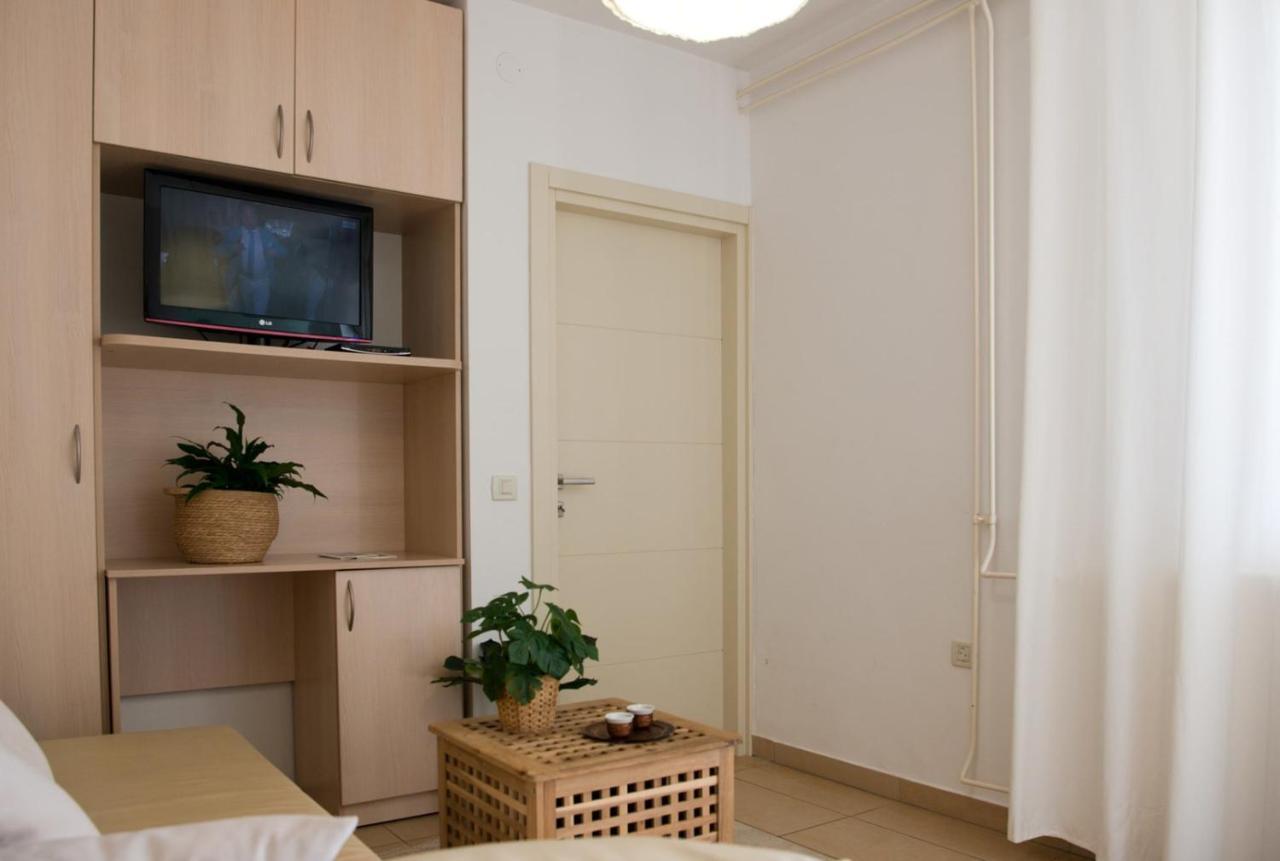 Apartments Sandra Porec Esterno foto