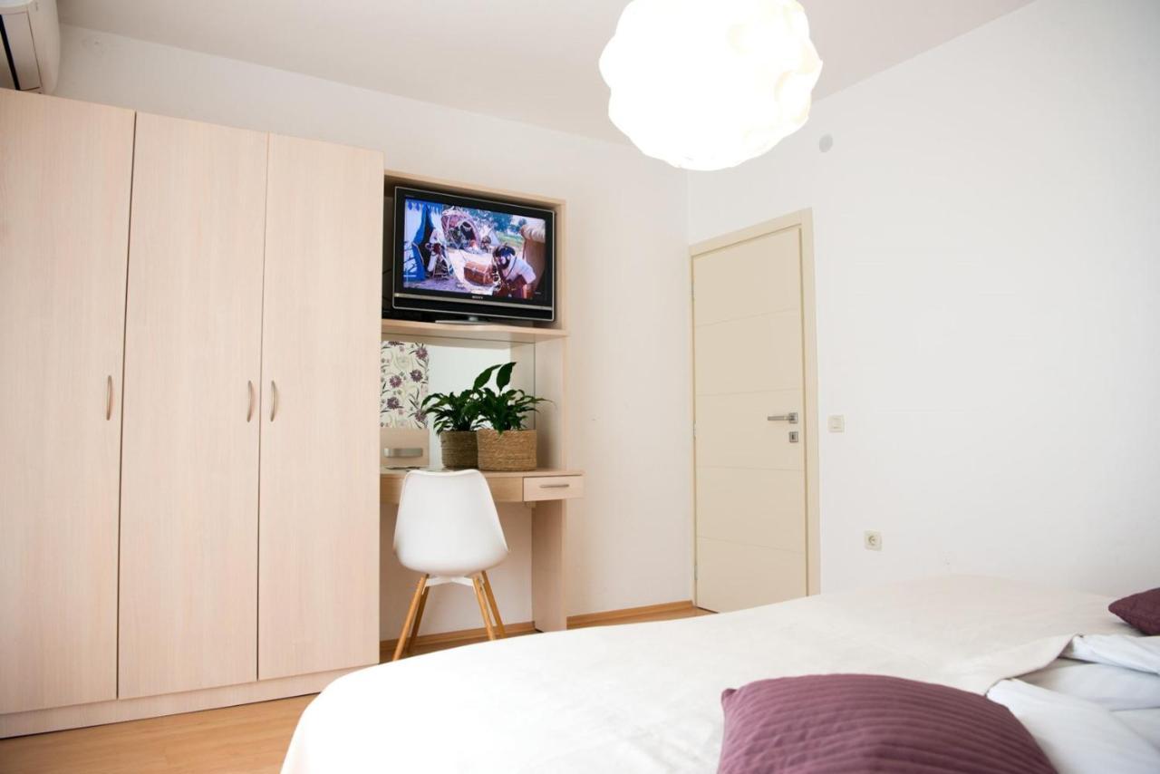 Apartments Sandra Porec Esterno foto
